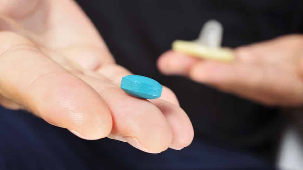 Os remédios contra impotência melhoraram a vida de muitos homens para melhor. Mas será que todos podem fazer uso do medicamento?