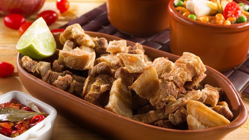 Torresmo à pururuca | Artigo prato de torresmo. Fritura já foi considerada o grande vilão da saúde.