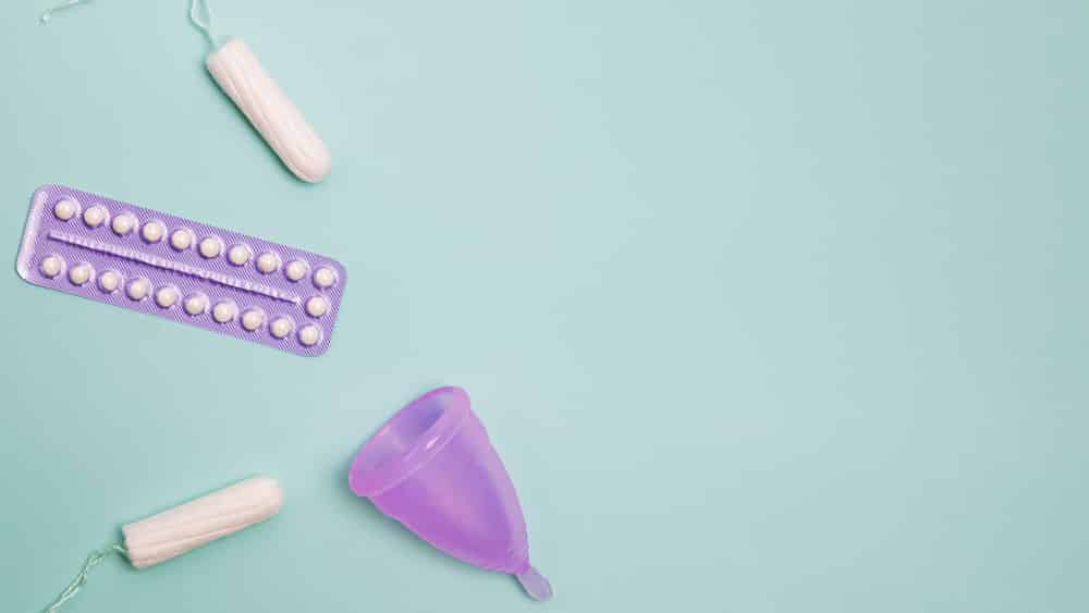 Apesar de terem mais acesso a informação, mulheres mais jovens ainda desconfiam de métodos anticoncepcionais modernos como o anel vaginal.