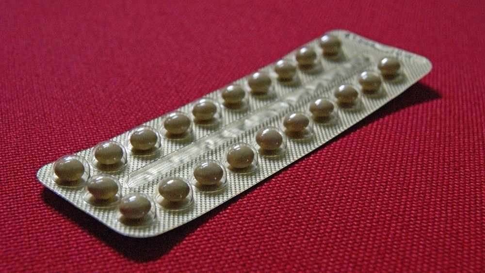 Cartela com 21 pílulas anticoncepcionais.