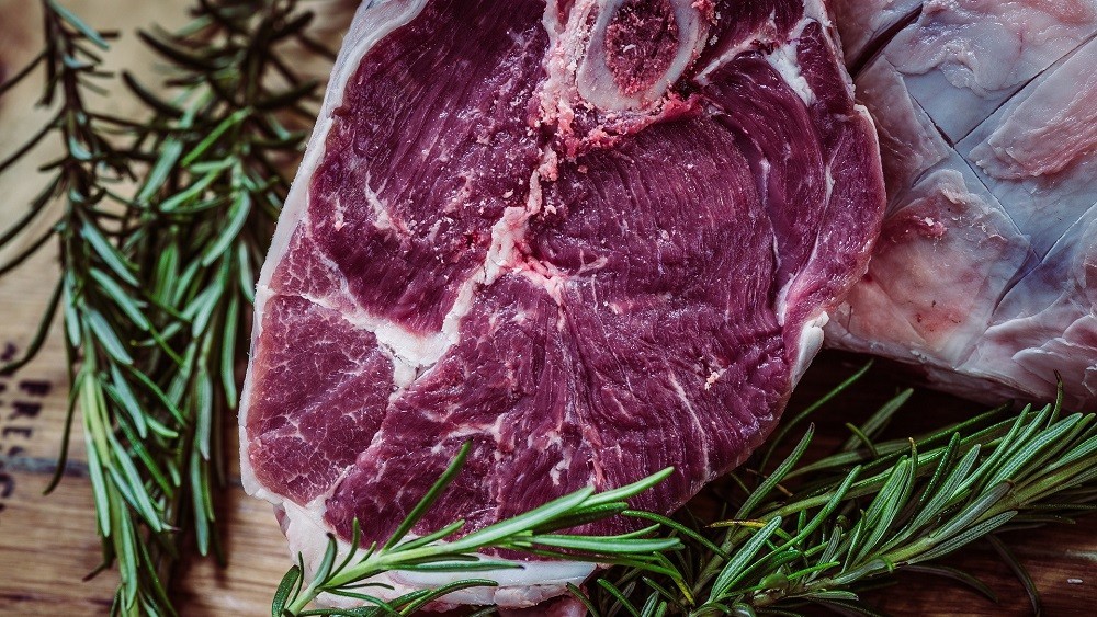 Pedaço de carne vermelha. veja quais os males da carne vermelha