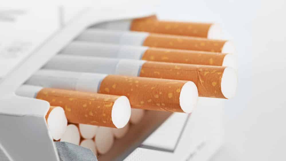 cigarros com filtro em maço