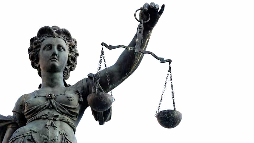Desigualdade judiciária | Artigo estátua da Justiça. Desigualdade judiciária marca a história do brasil