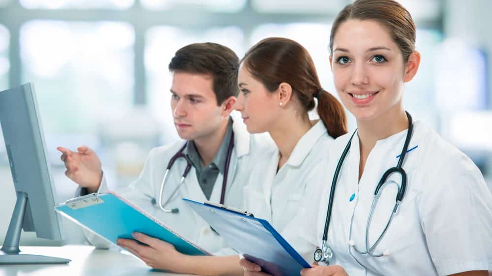 A farra das escolas médicas | Artigo estudantes de faculdades de medicina