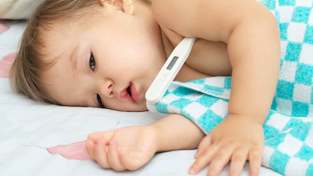 crianca bebe termometro febre