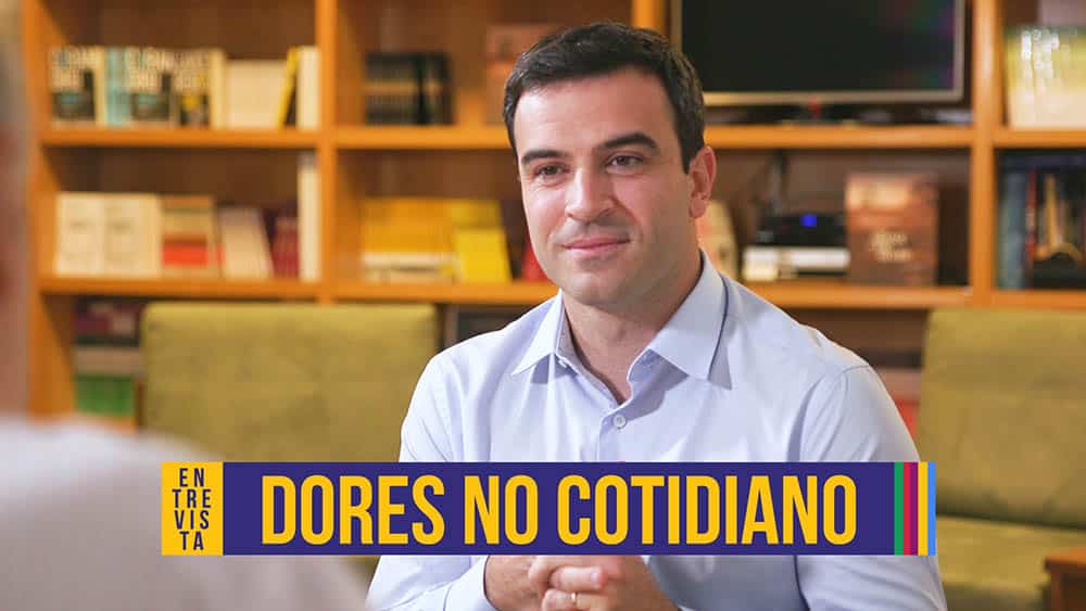 Dores no corpo | Bernardo Sampaio Thumbnail com o fisioterapeuta Bernardo Sampaio e o texto "dores no cotidiano".