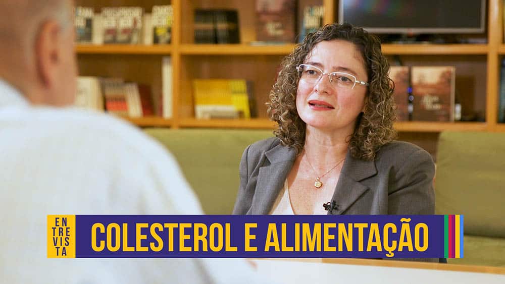 Nutricionista Nágila Damasceno e o texto "colesterol e alimentação".