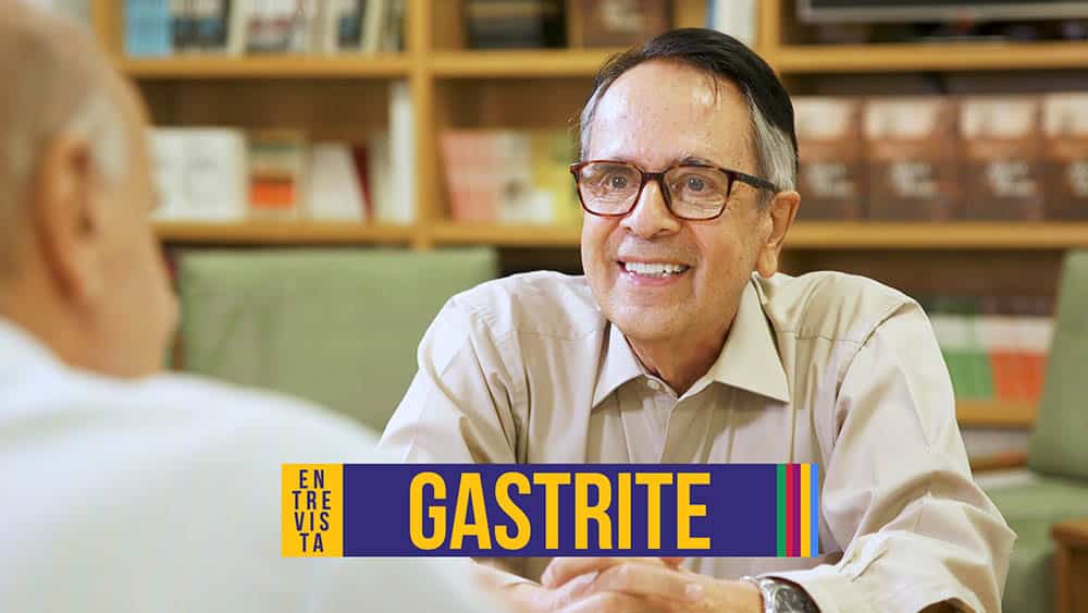 Dúvidas sobre gastrite | Joaquim Prado O gastroenterologista Joaquim Prado e abaixo o texto "gastrite".