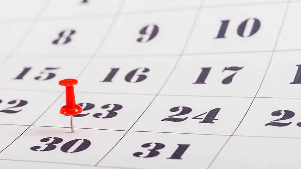 Dicas para ajudar quem quer parar de fumar Folha de calendário com dia 30 marcado com pin. Marque um dia para parar de fumar